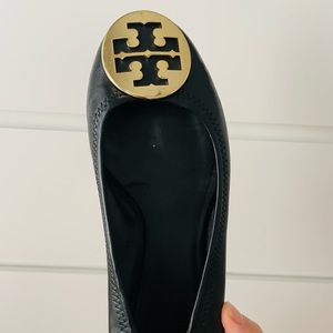 TORY BURCH Reva Black Leather Gold Logo Ballet Flats Women's US  Size 8
